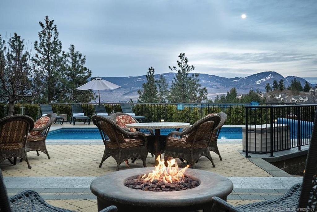 Under The Tree - Bed & Breakfast Kelowna Buitenkant foto