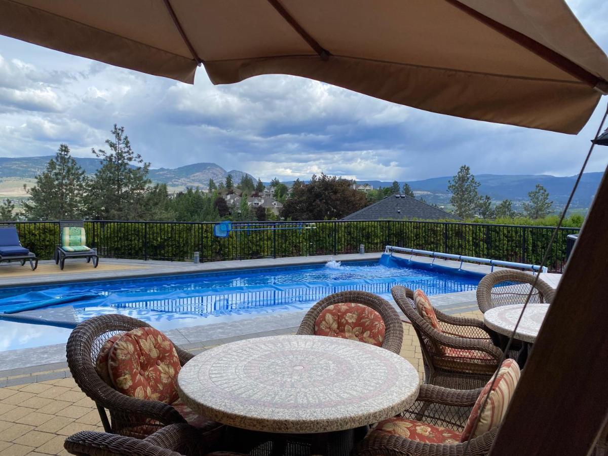 Under The Tree - Bed & Breakfast Kelowna Buitenkant foto